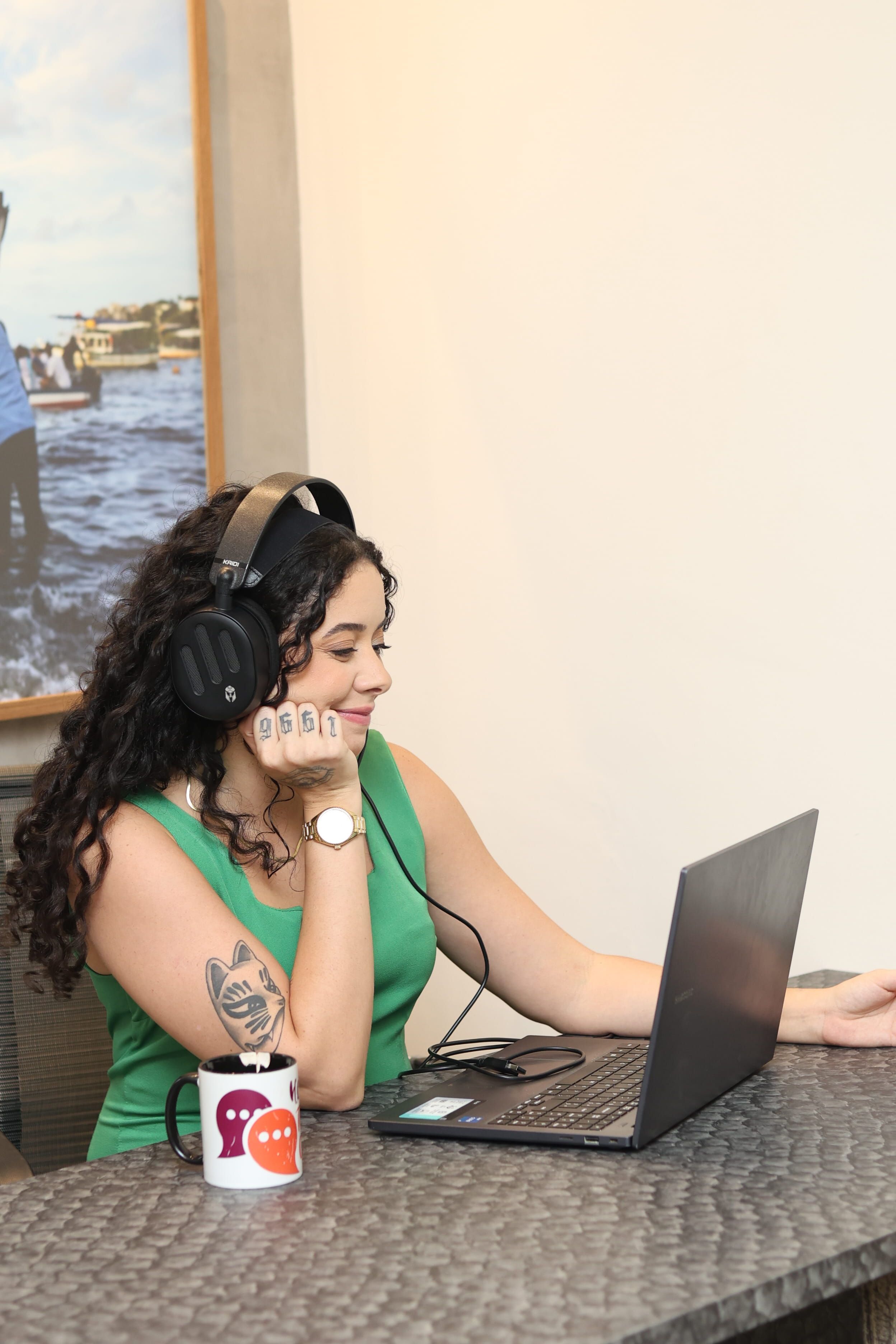 Teacher Gabs, professora de inglês